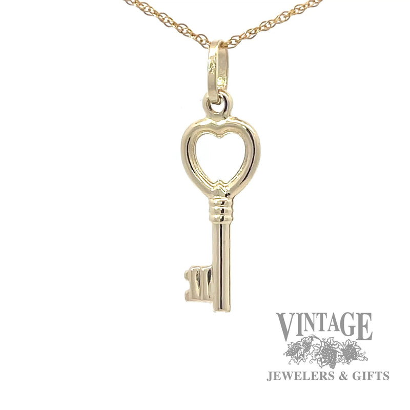 Open heart Key 14k gold pendant