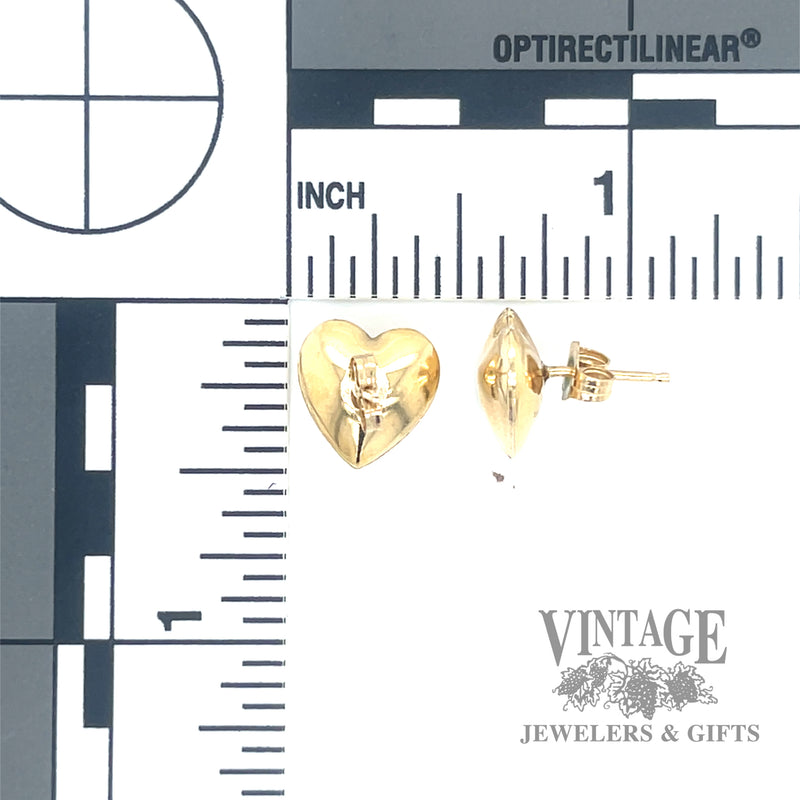14k gold polished heart stud earrings back and scale
