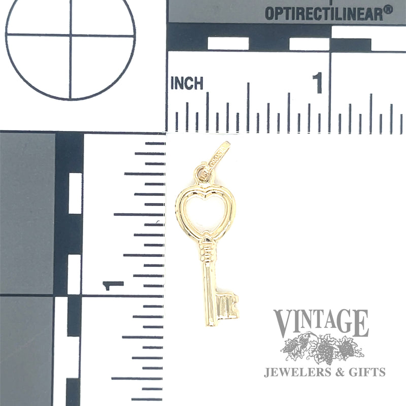Open heart Key 14k gold pendant