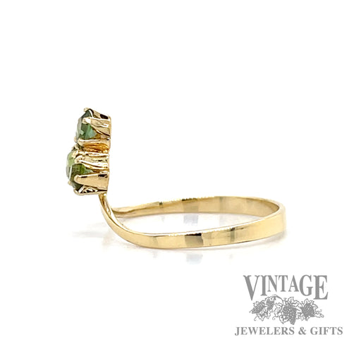 Peridot three stone 17k gold ring side1