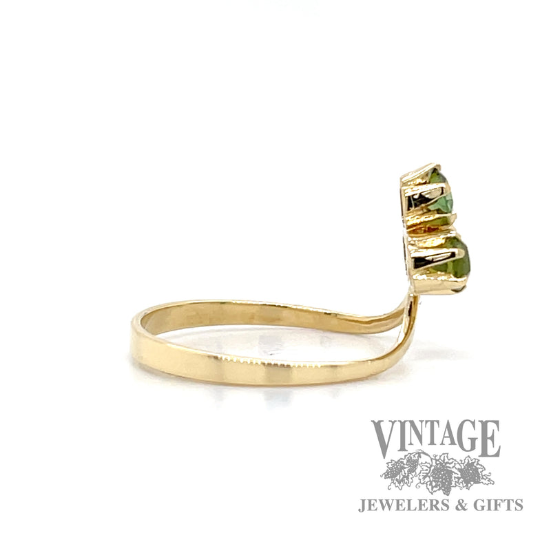 Peridot three stone 17k gold ring side2