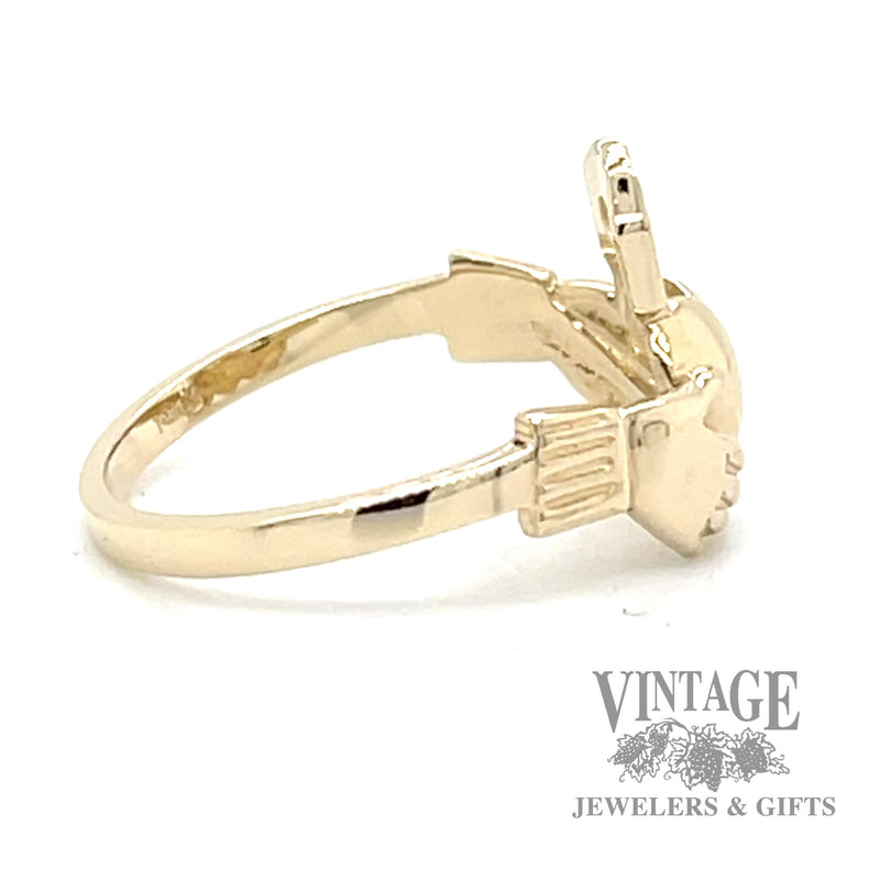 Claddagh 14k gold ring band