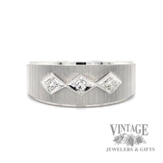 Retro 14kw gold and diamond tapered ring band