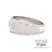 Retro 14kw gold and diamond tapered ring band side