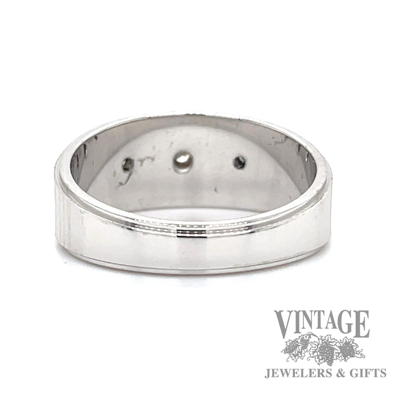 Retro 14kw gold and diamond tapered ring band bottom