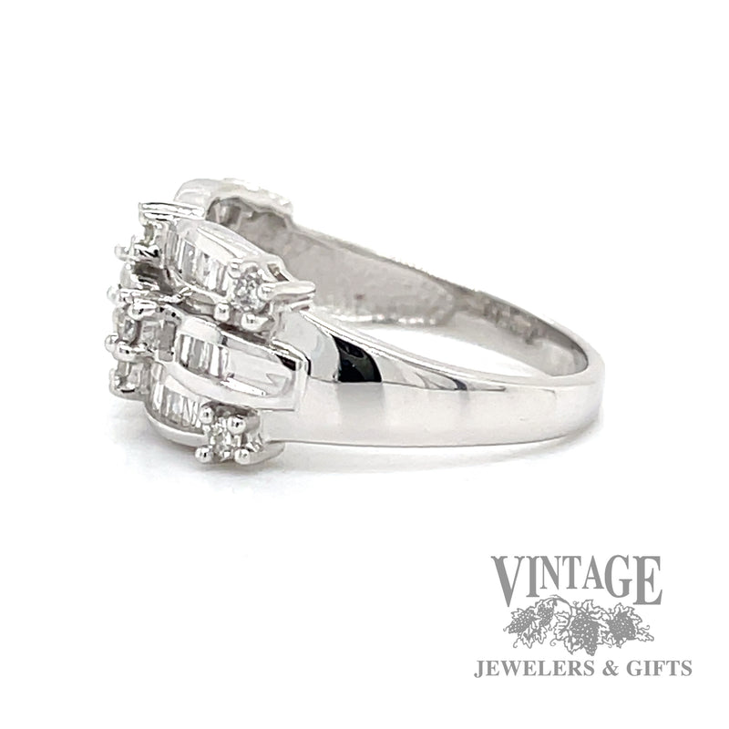 Three band design diamond and 14kw gold ring side1