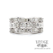 Three band design diamond and 14kw gold ring