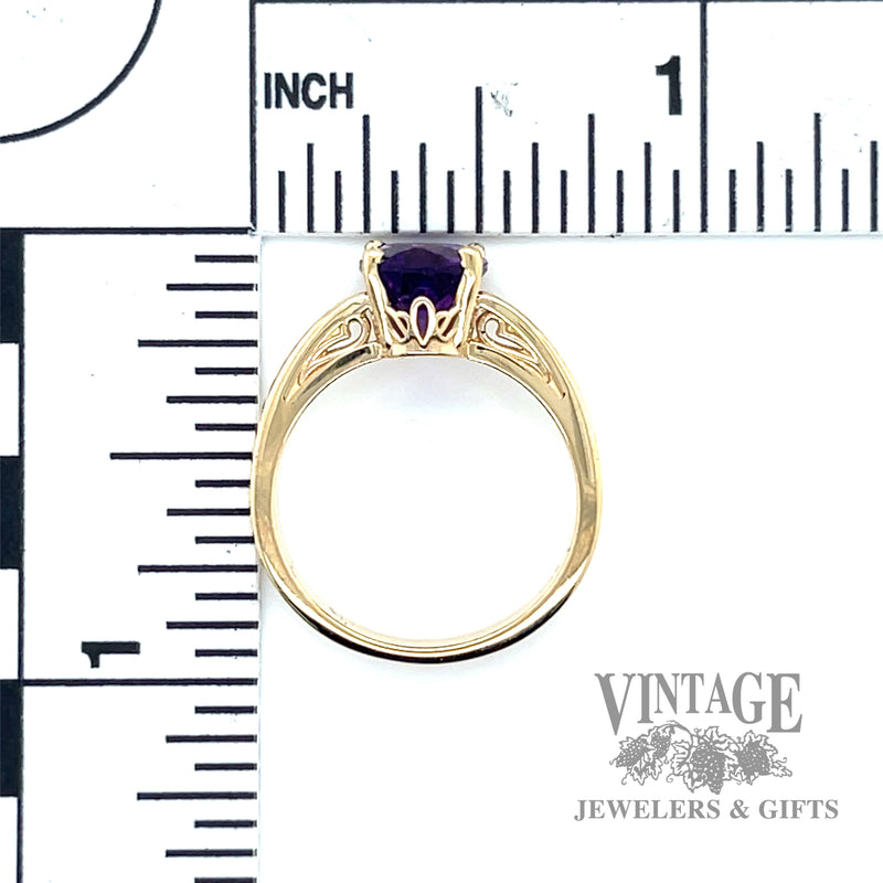Oval amethyst 14k gold ring scale