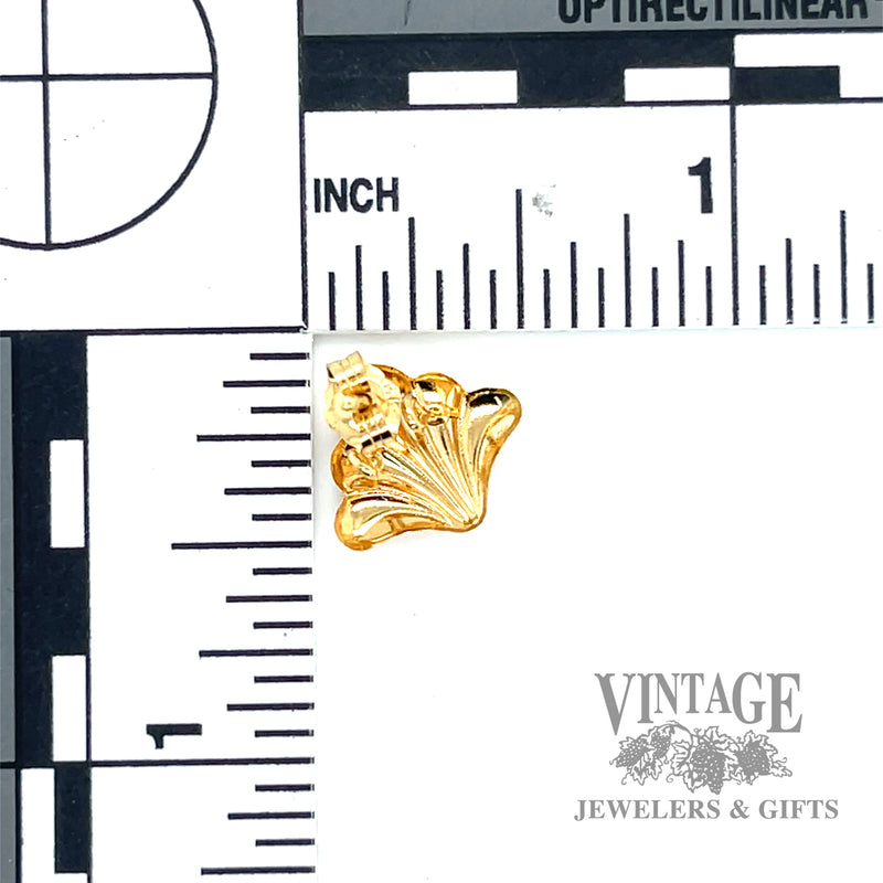 Sea Shell Shaped 18k yellow gold earrings scale