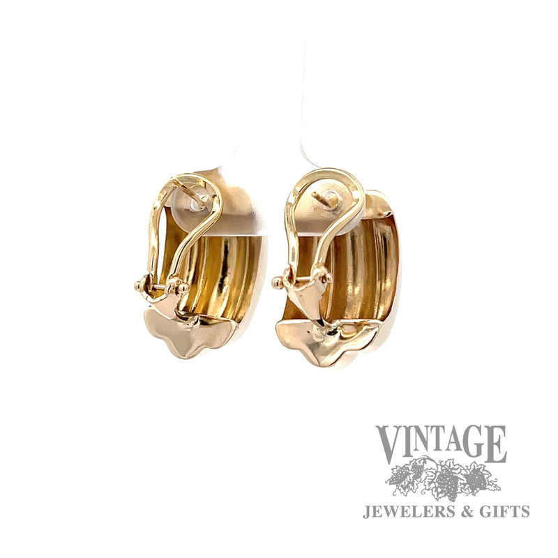 Ribbed Dangle 14k gold earrings back