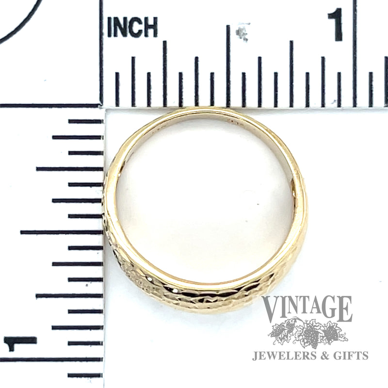 tapered geometric 14k gold ring scale