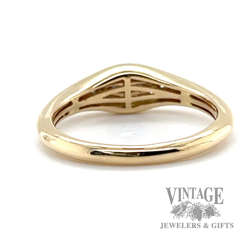 Signet Natural Round Cut Diamond Accented 14k yellow gold ring 0.14tw