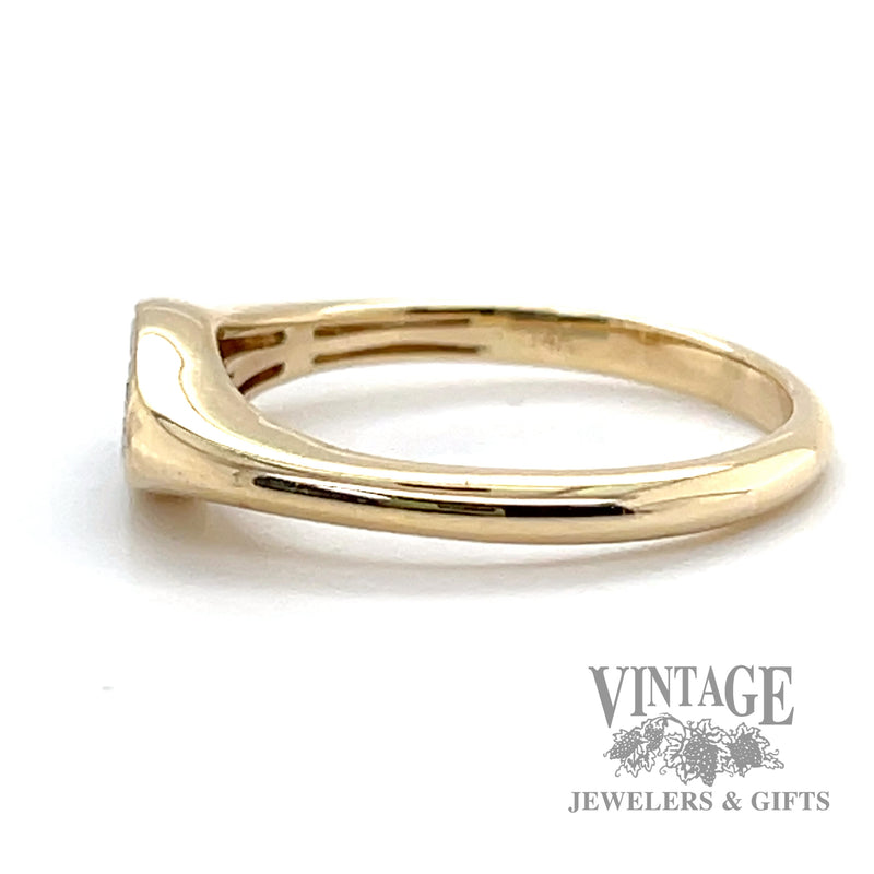 Signet Natural Round Cut Diamond Accented 14k yellow gold ring 0.14tw