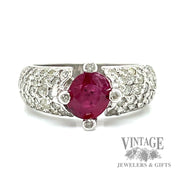 Oval cut Natural Ruby and Diamond accented 18kt gold ring 2.6tw 