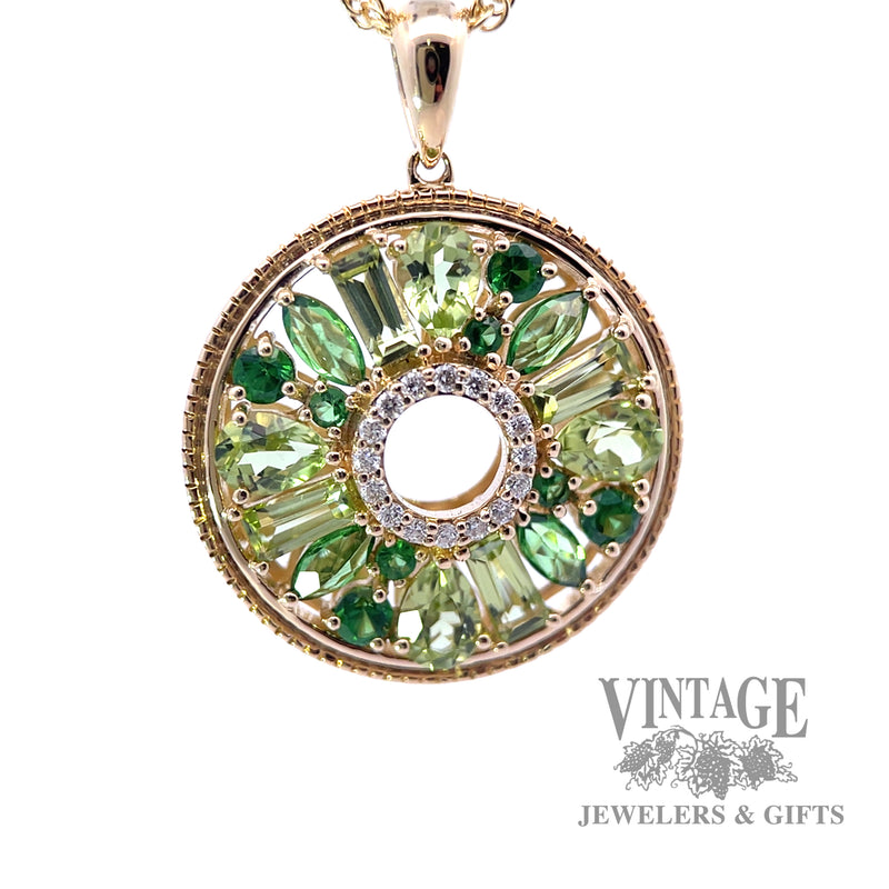 18" Cable Link Chain with Peridot and Diamond Necklace macro