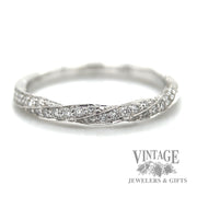 Twisted Curved 14k white gold natural diamond ring macro
