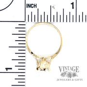 Flower shaped blue sapphire 10k gold ring scale