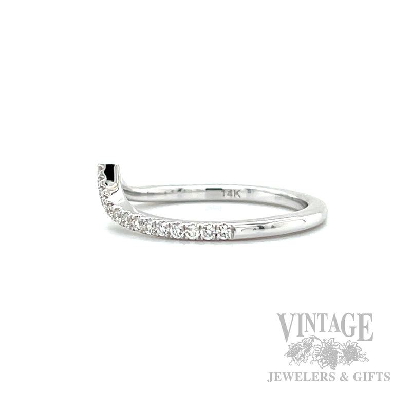 Chevron Diamond Accented Band Side View