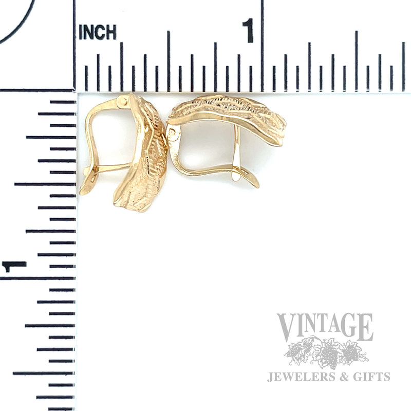 Carved Chevron Pattern 14k Gold Earrings Scale View