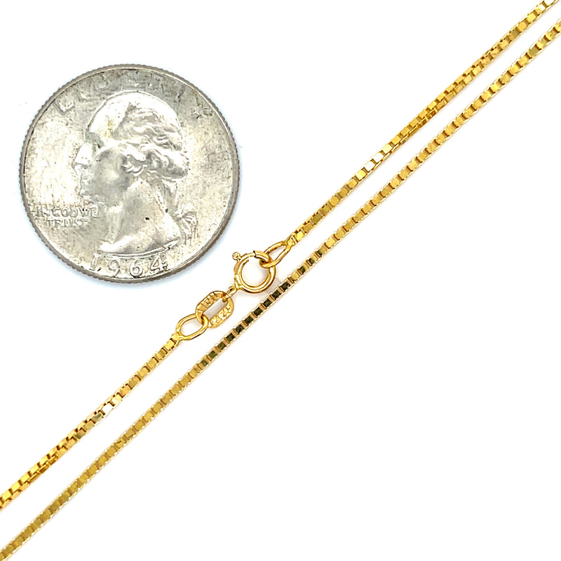 18" Box Chain 14k Gold Necklace Clasp and Scale View