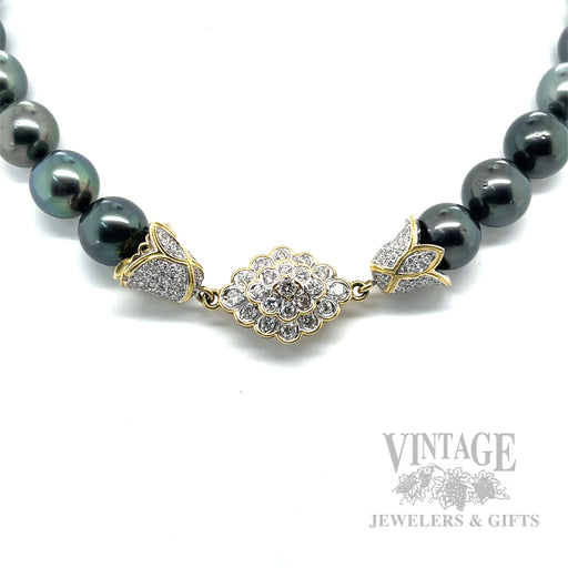 17" Tahtian Pearl 18k Gold Diamond Cluster Necklace Clasp View