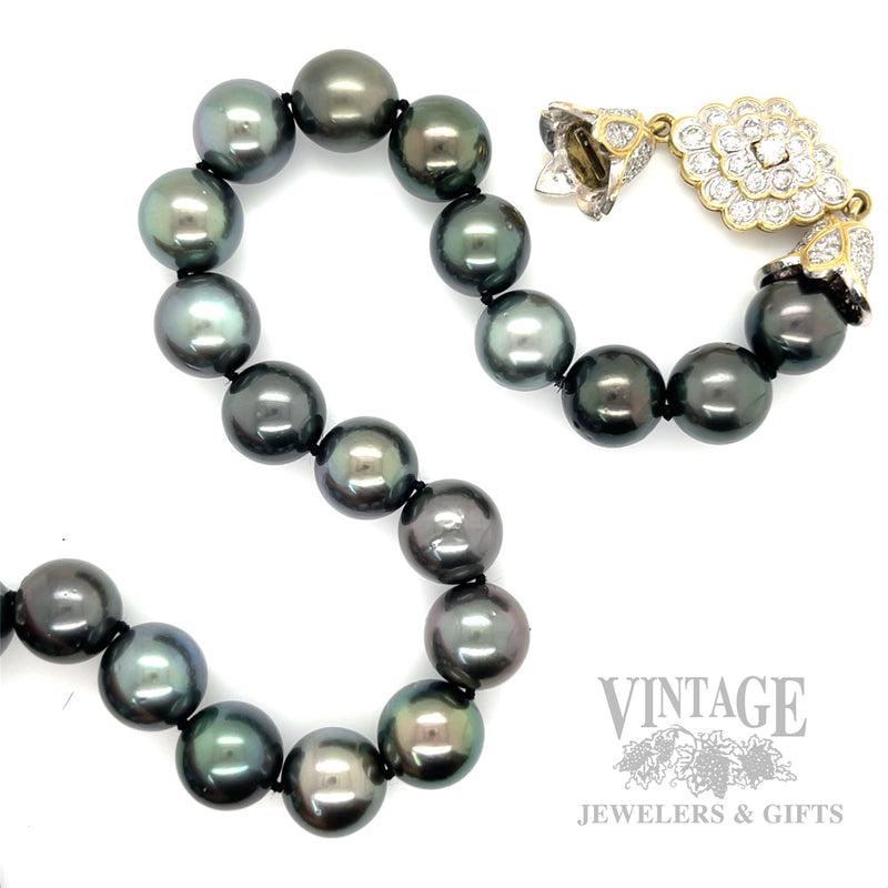 17" Tahtian Pearl 18k Gold Diamond Cluster Necklace Swirled Perspective View