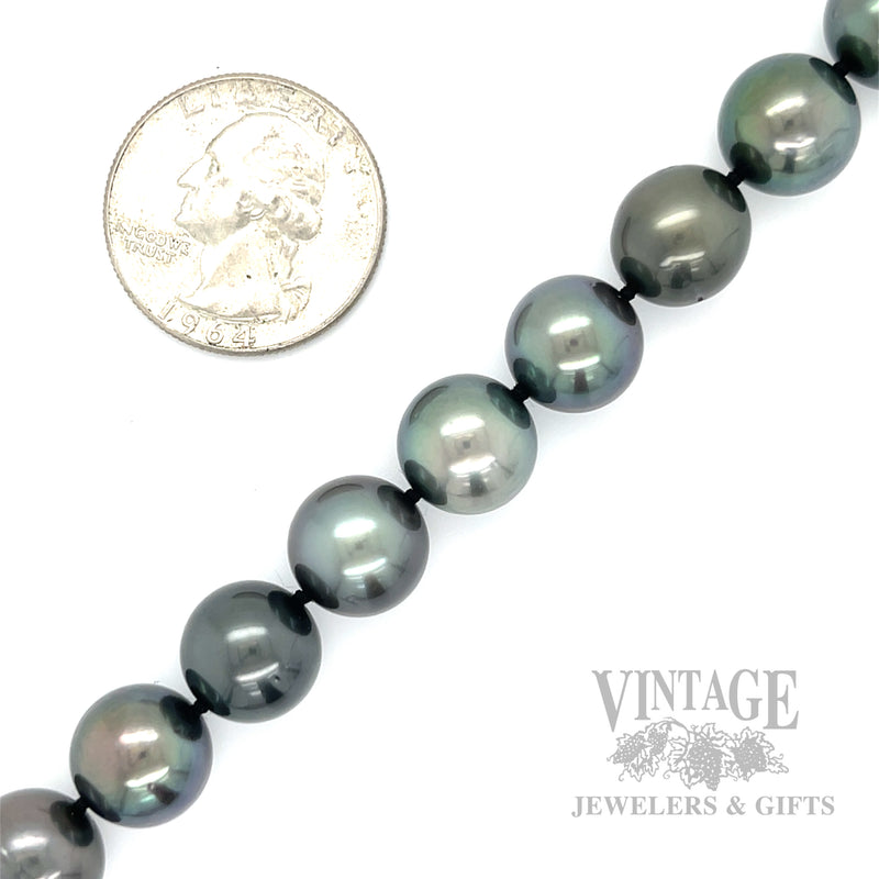 17" Tahtian Pearl 18k Gold Diamond Cluster Necklace Scale View