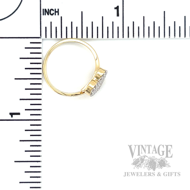 Pave´ Diamond Heart 14k Gold Ring Scale View