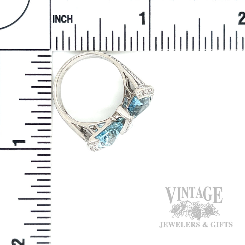 Bow Tie Aquamarine Diamond Accented 18k White Gold Ring Scale View