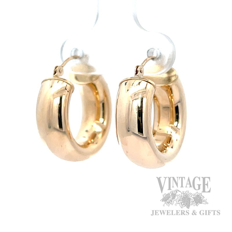 20 mm Wide 14k Gold Hoop Earrings Perspective View