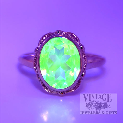 Vintage Scalloped Bezel Uranium Glass 10k Gold Ring Under Ultraviolet Light
