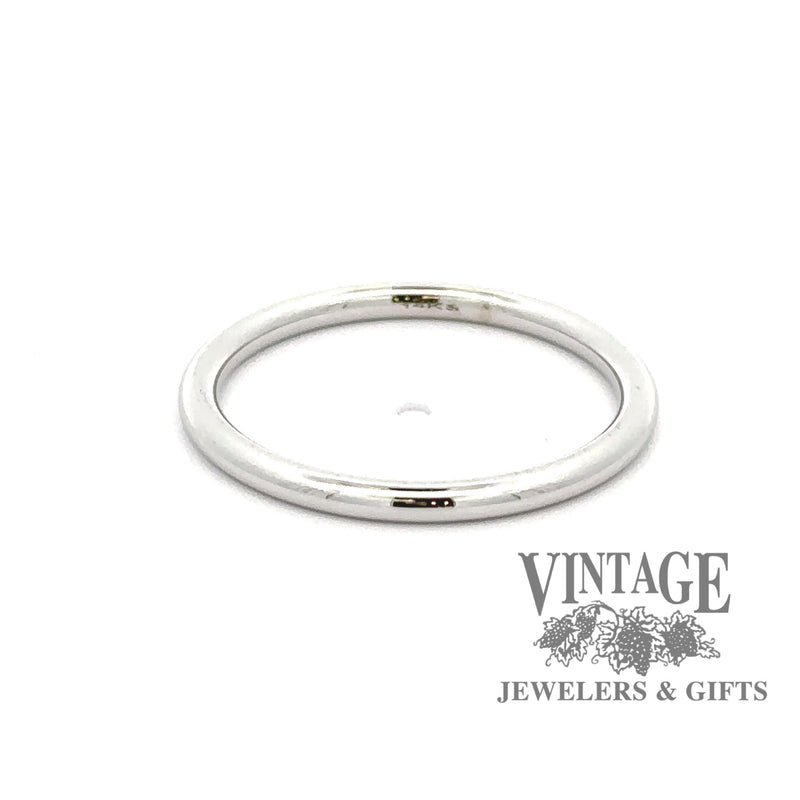 1.5mm width 14kw gold ring band.