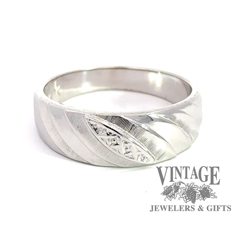 14 karat white gold marquise shape Illusion setting band