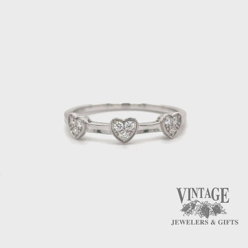 Diamond set heart pattern 14kw gold ring video