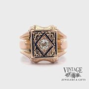 Revolving video of 14ky gold antique hand engraved diamond signet ring