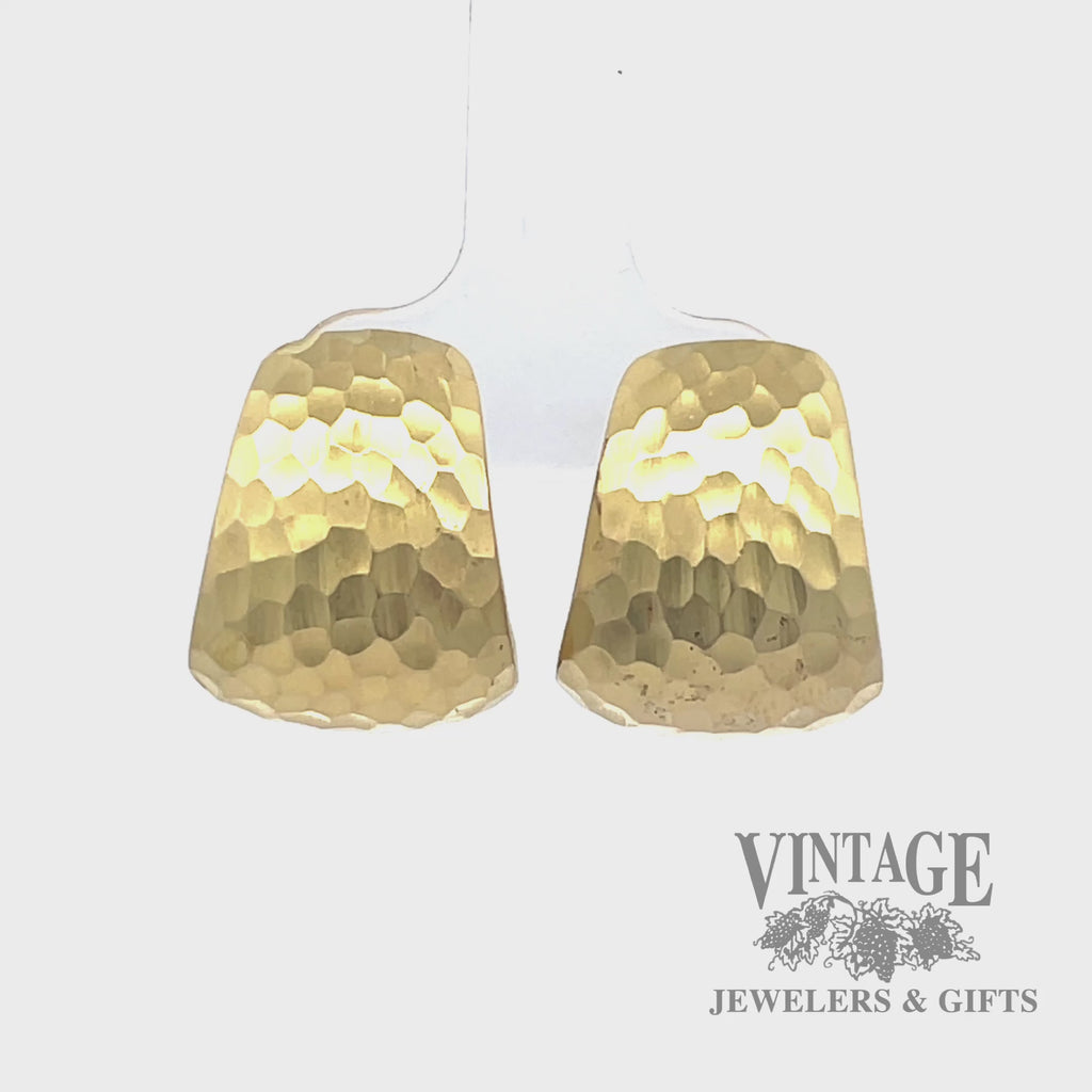 FaCadoro 18 karat gold hammered huggie earrings video