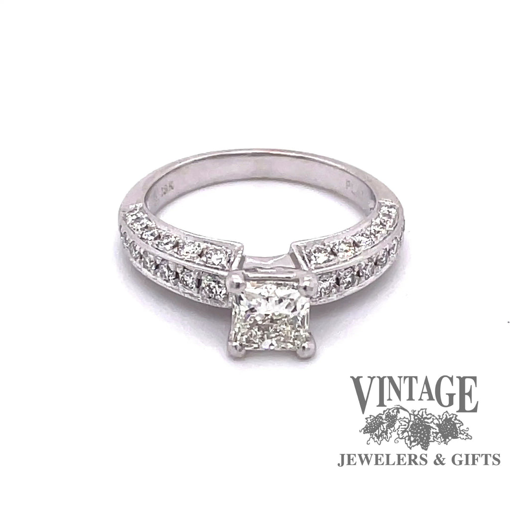Revolving video of 18 karat white gold princess cut diamond engagement ring