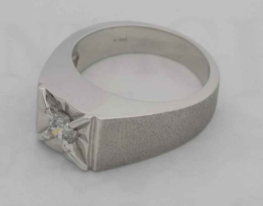 .33 carat Illusion head tapered diamond ring