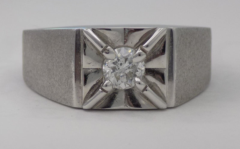 .33 carat Illusion head tapered diamond ring