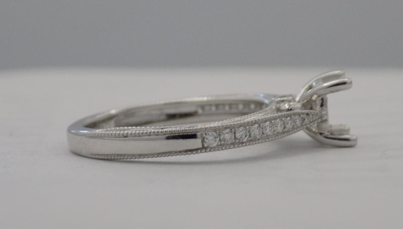 White gold diamond semi-mount for 1 carat diamond