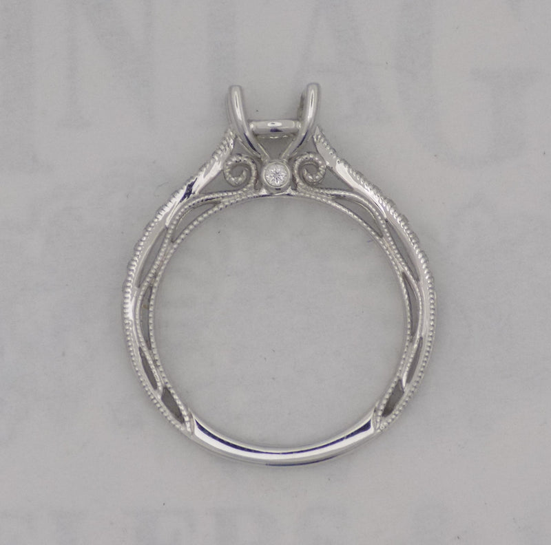 White gold diamond semi-mount for 1 carat diamond