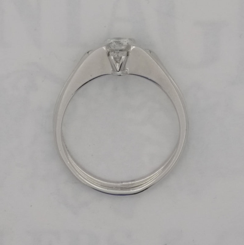 White gold 5 diamond wedding set