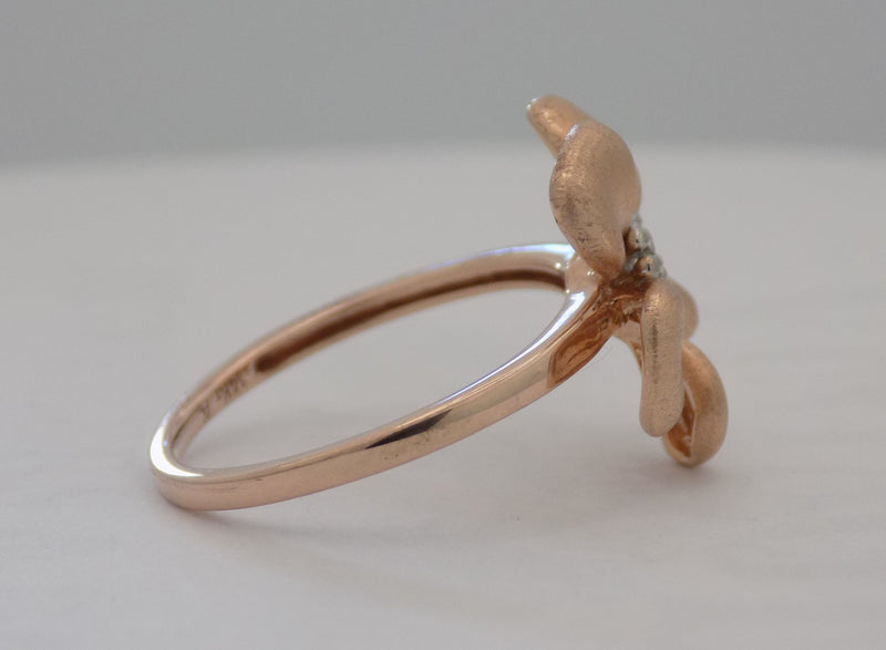 Rose gold floral motif diamond ring