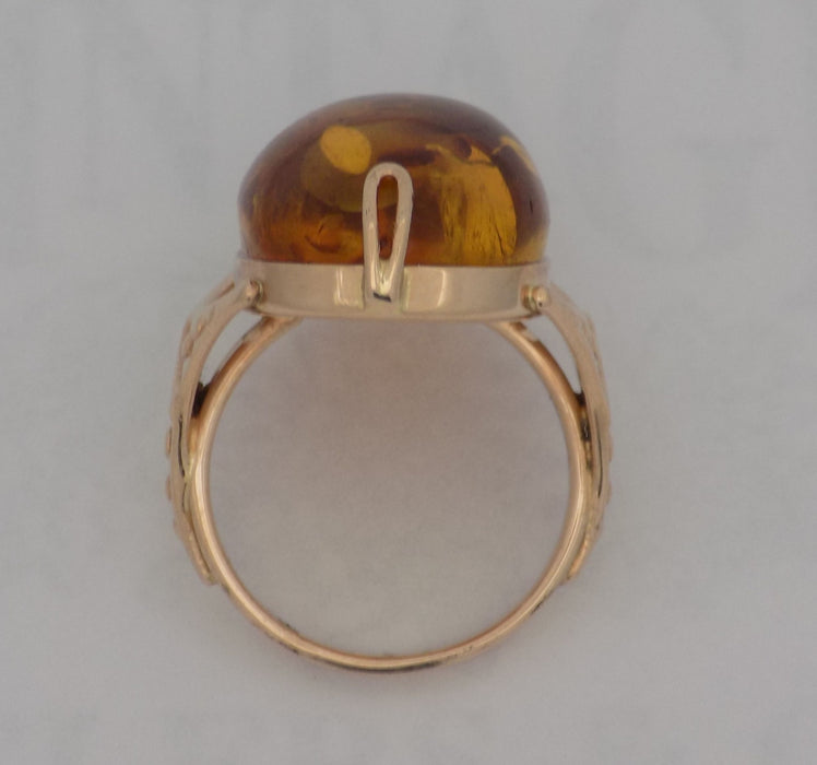 Vintage rose gold oval amber ring.