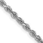 14 karat white gold diamond cut 2.5 mm solid rope chain, close up