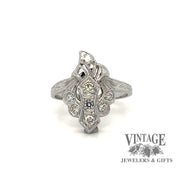 Revolving video of vintage 14 karat white gold diamond ring