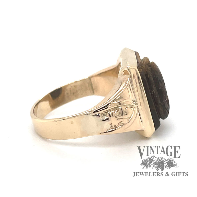 14 karat yellow gold tiger eye intaglio ring, side view