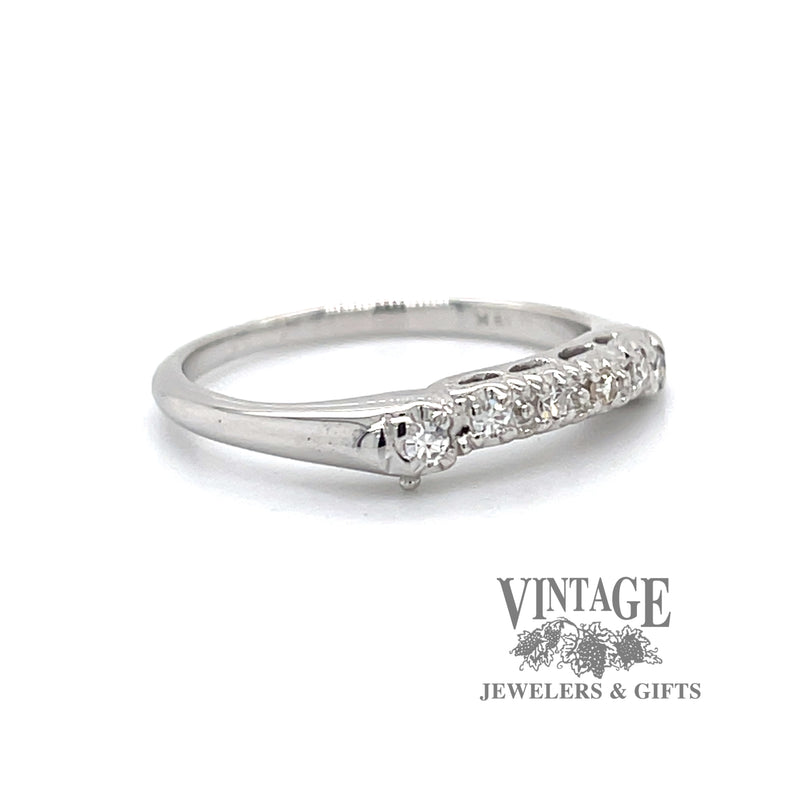 Diamond illusion head 18kw gold wedding band