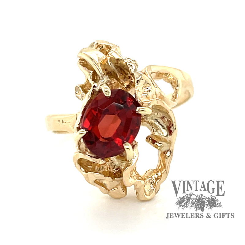 14 karat yellow gold 1.70ct oval garnet freeform ring