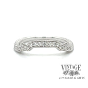 Diamond hand engraved fitted 14kw gold wedding ring band